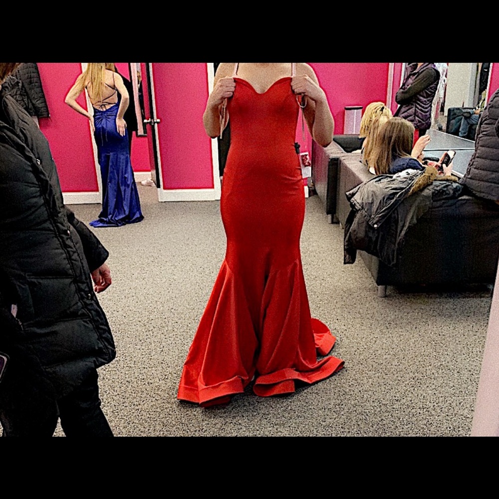Prom dress never worn or altered